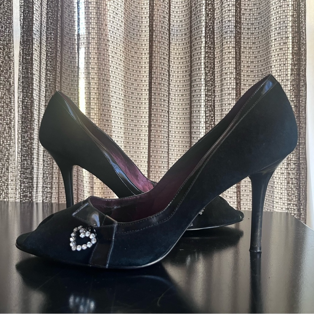 Guess by Marciano Heels Suede Black 10M “Heart Diamond”Leather Bow Details